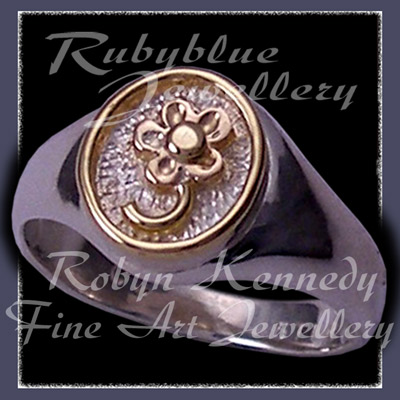 18 Karat Yellow Gold and Sterling Silver 'Blossom' Signet Ring Image