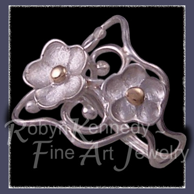10 karat Yellow Gold and Sterling Silver 'Feeling Groovy' Ring Image
